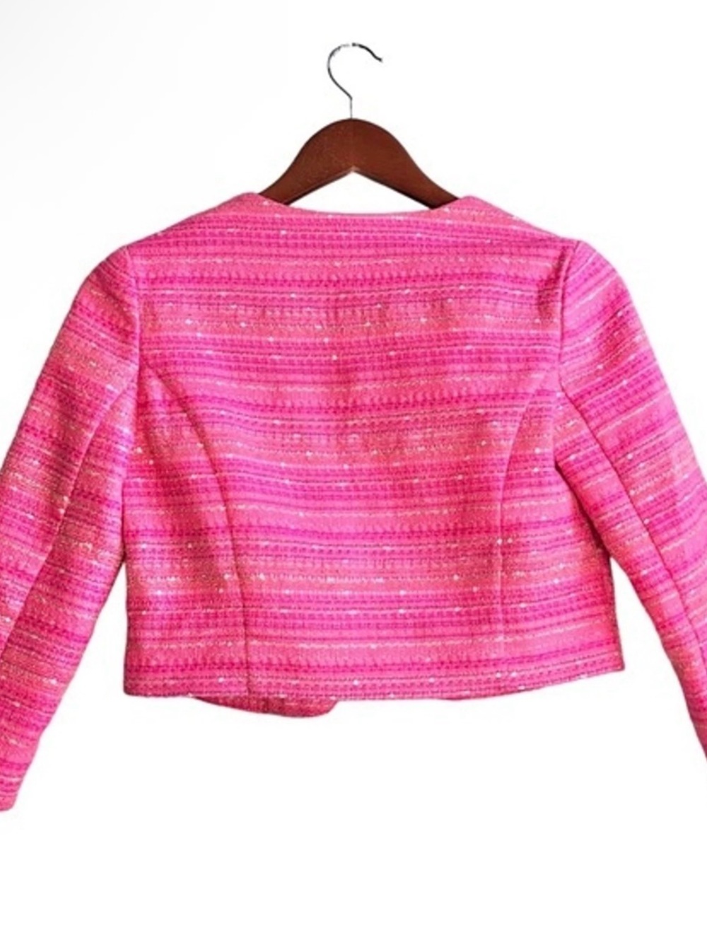 New WITHOUT TAGS Lilly Pulitzer Wonda Pink Metallic Boucle
Cropped Scalloped - Picture 3 of 9
